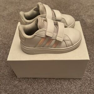 Adidas Grand Court 1 Sneaker